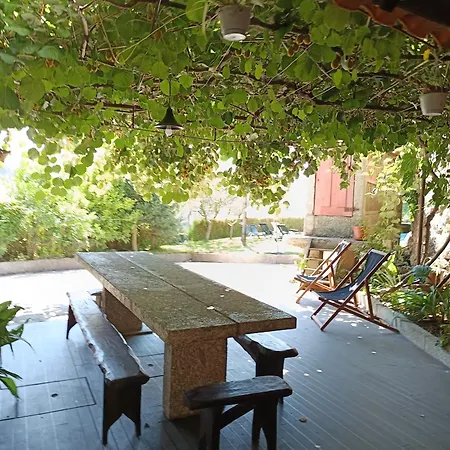 Casa Do Telhado بيت للعطل *